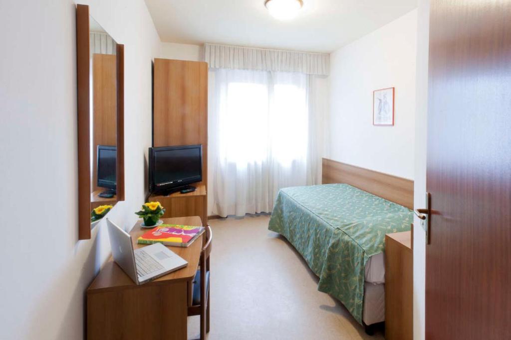 Hotel Dante Ponte nellʼAlpi Exterior foto
